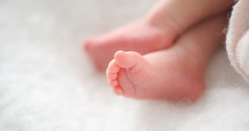 Liste des indispensables pour accueillir un bébé prématuré pied bebe prematuré